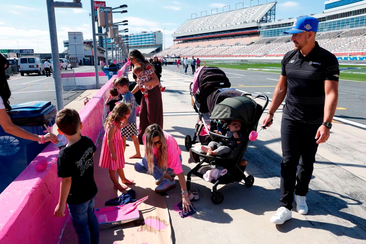 Friday Five: Pink walls, renovated rooms and racing